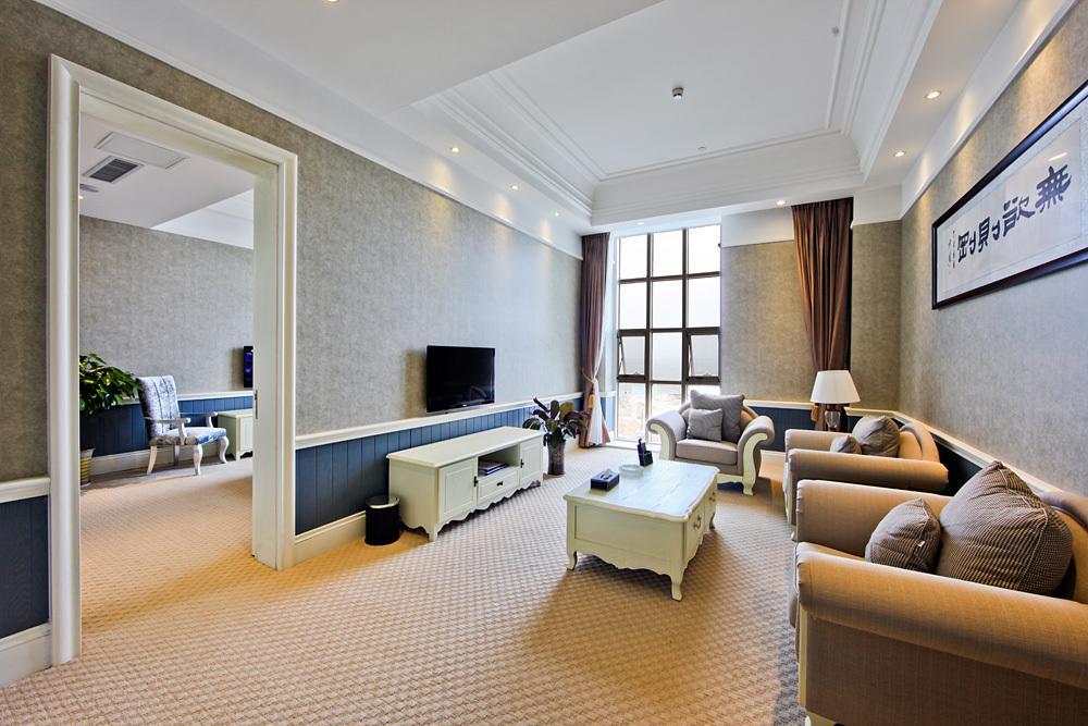 Blue Sky Hotel Yantai Room photo