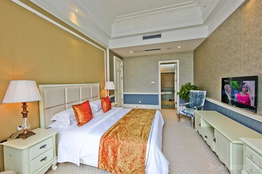Blue Sky Hotel Yantai Exterior photo