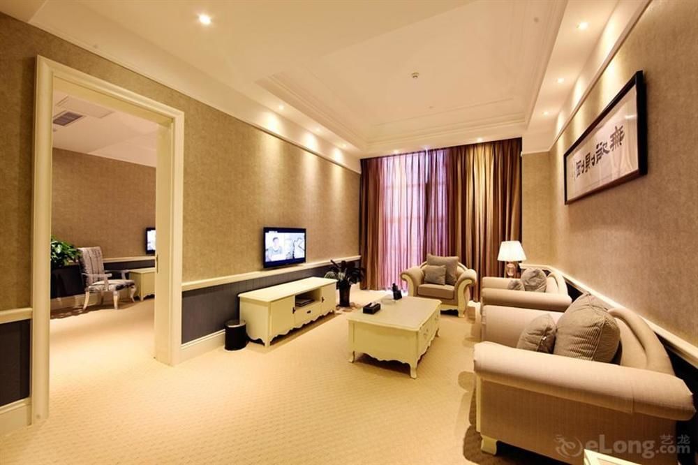 Blue Sky Hotel Yantai Exterior photo